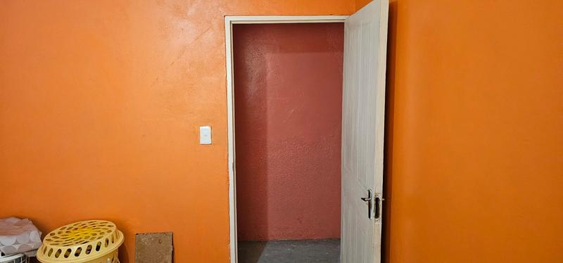 4 Bedroom Property for Sale in Ilitha Park Western Cape